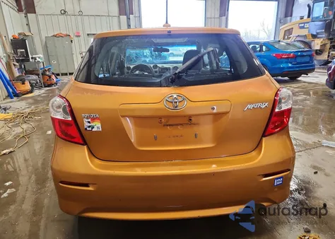 2010 Toyota Matrix Base z USA, uszkodzony, nr VIN 2T1KU4EE3AC211676